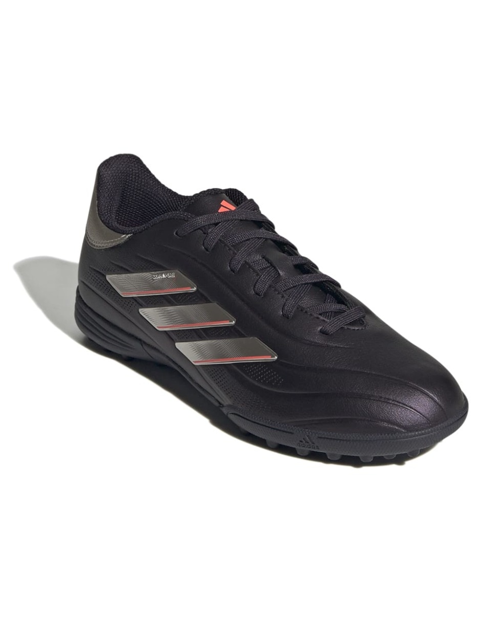 Tenis Adidas de niño para fútbol