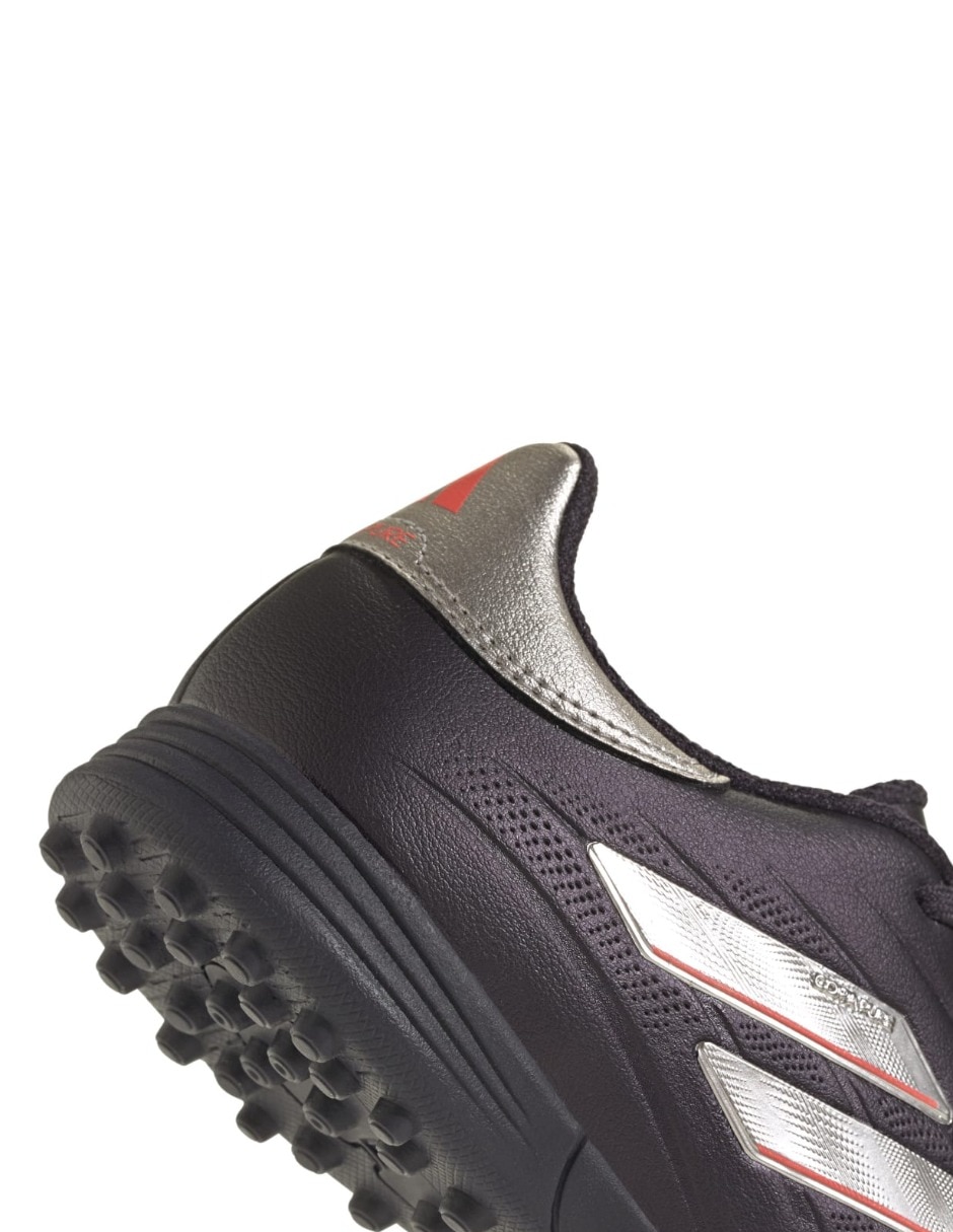 Tenis Adidas de niño para fútbol