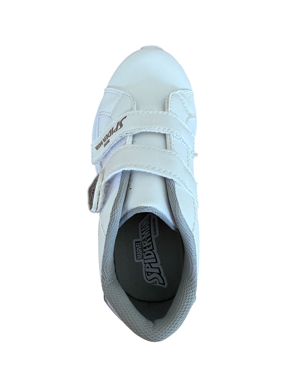 Tenis casual de niño